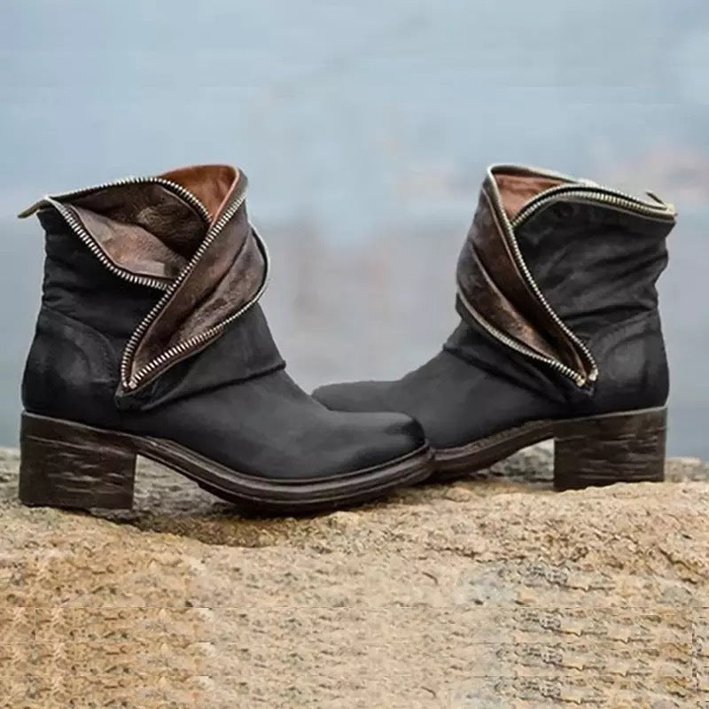 KS | Elegant, fold-over ankle boots with zipper