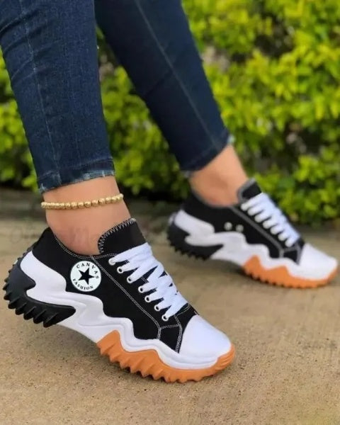 JO | Muffin lace-up sneakers with eyelets and contrasting inserts