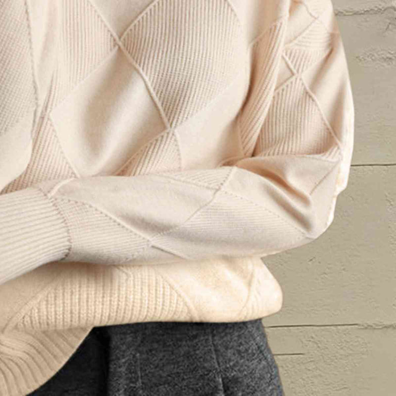 JO | Versatile and comfortable sweater