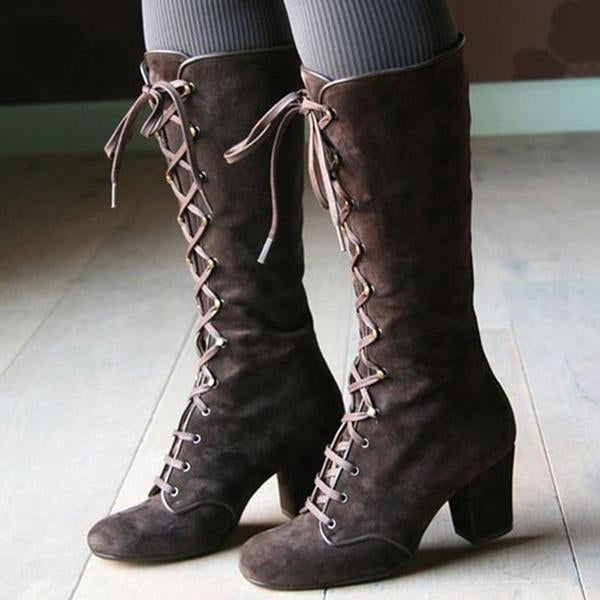 JO | Elegant and detailed supportive boots