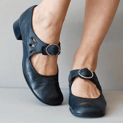 KS | Shoes with low heels and buckle